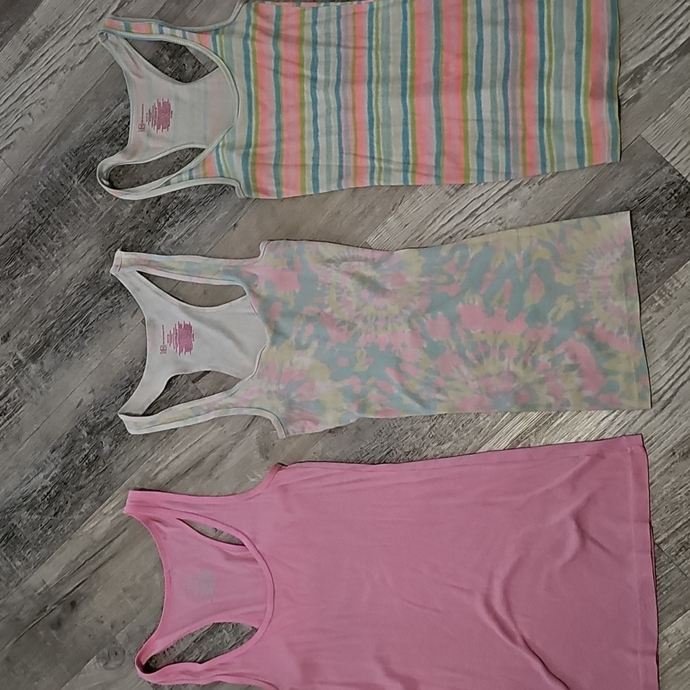 No Boundaries tank tops set of 3